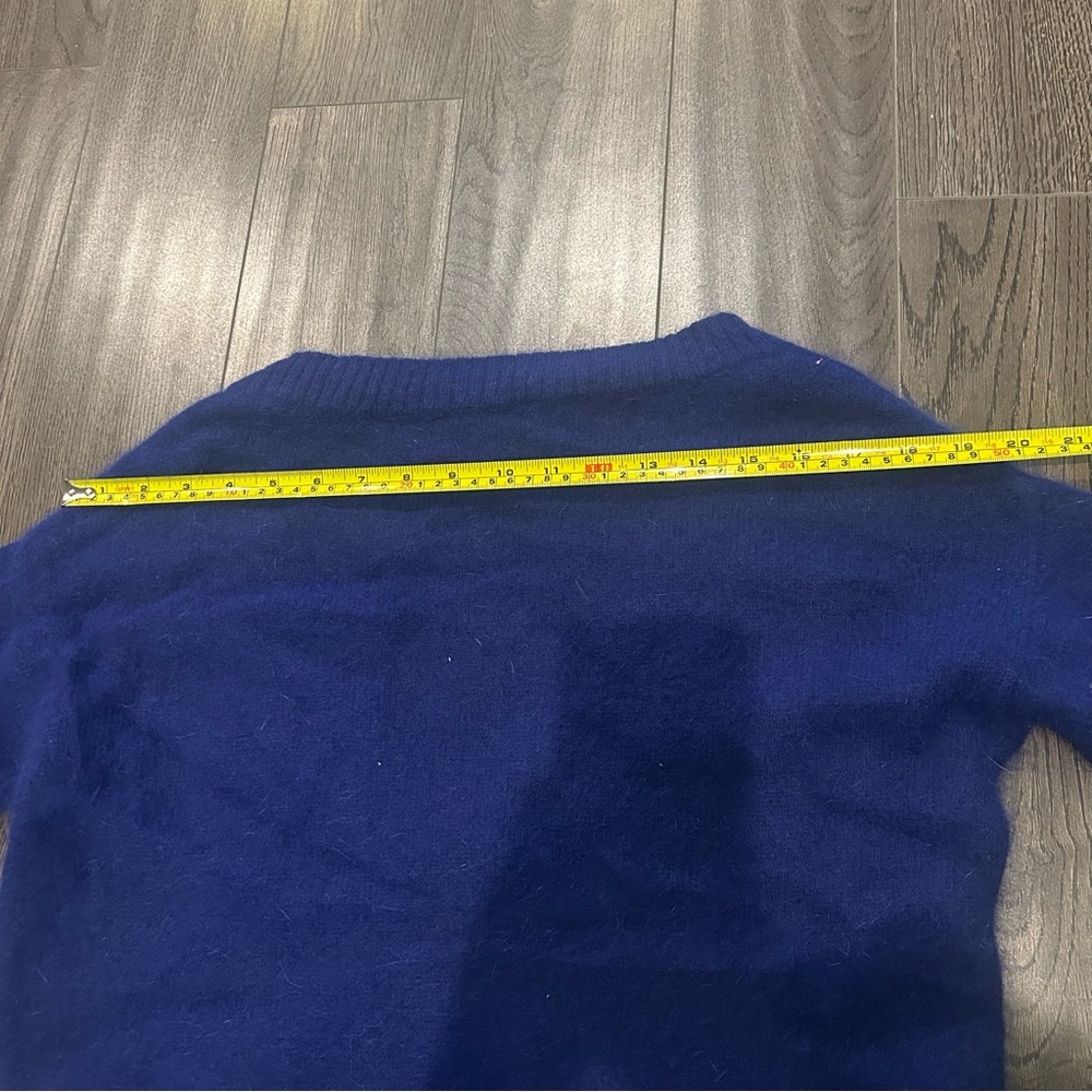 Le Chateau Blue V-Neck Sweater Knit Casual - Picture 7 of 10